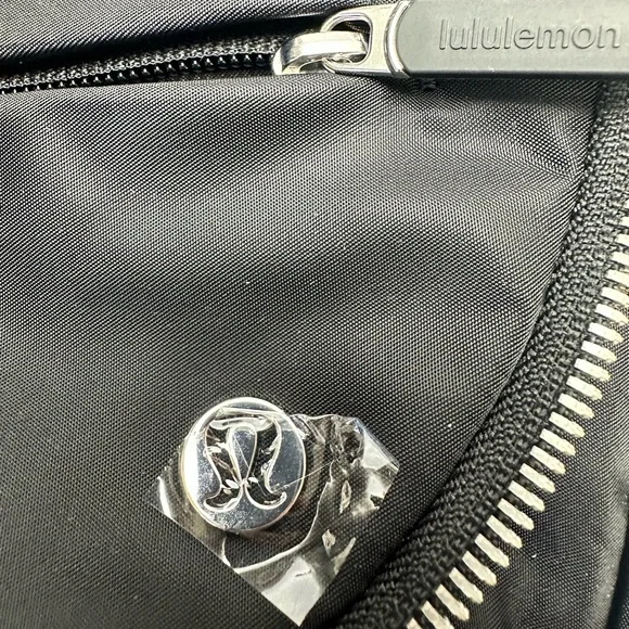 NWOT Lululemon All night Bag Black - Picture 11 of 17